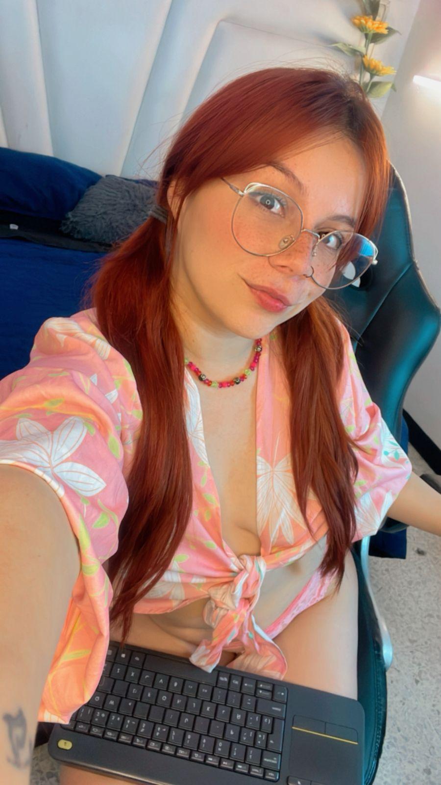 AliiceRed Profile Image