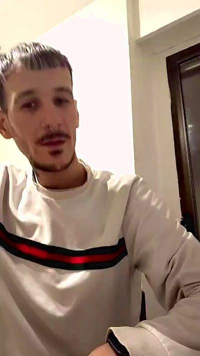 Elnene1995's Profile