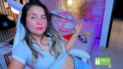 nia_blonde2's Profile